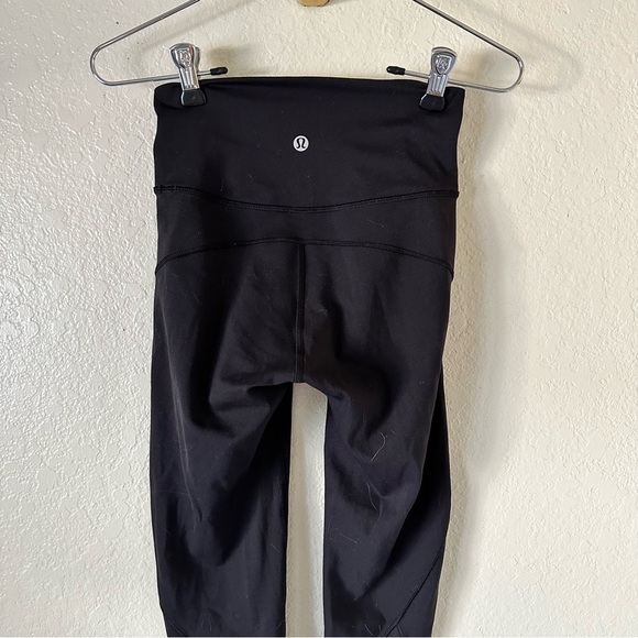 Lululemon In Movement Crop *Everlux 19" leggings size 2 - Picture 6 of 11